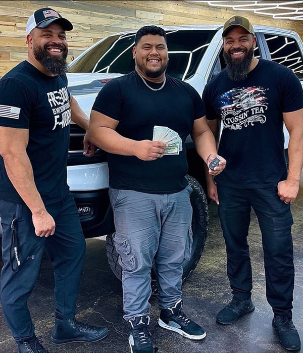 Winner #4 Gabriel from California with the Hodge Twins